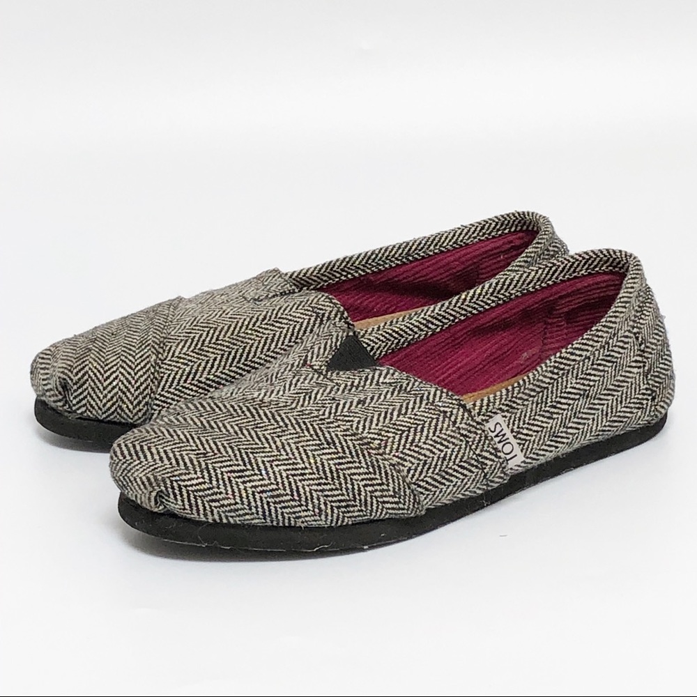 TOMS Size 6